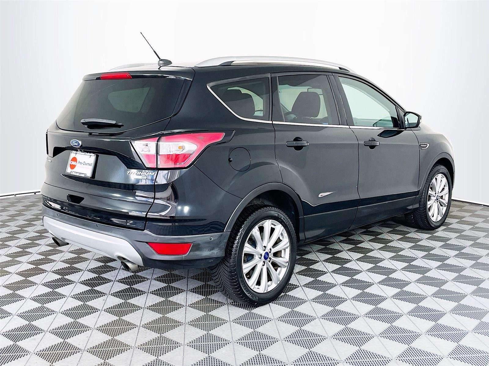 Used 2017 Ford Escape Titanium w/ Equipment Group 301A AWD/4WD image 9