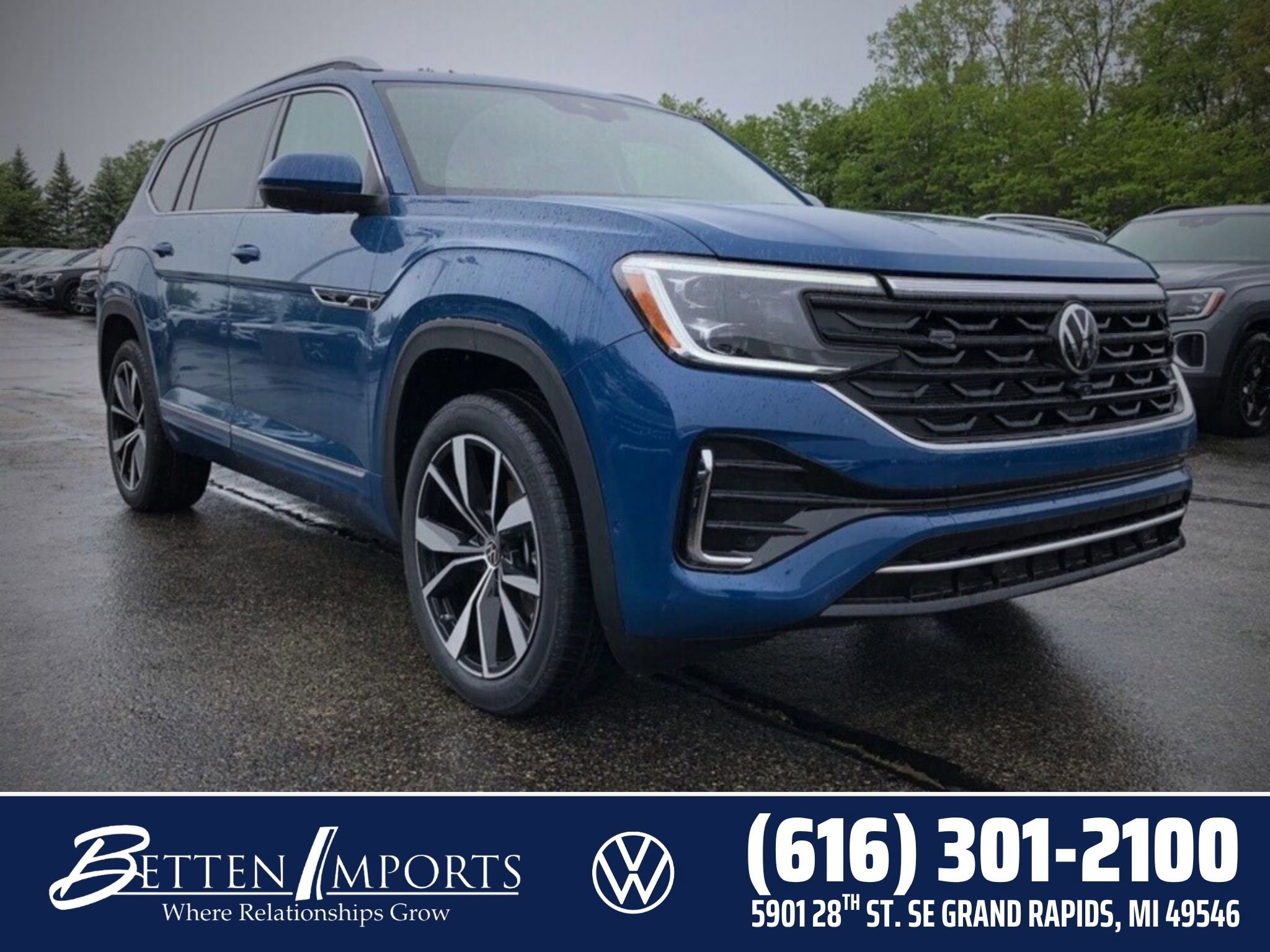 New 2025 Volkswagen Atlas SEL Premium R-Line image 1