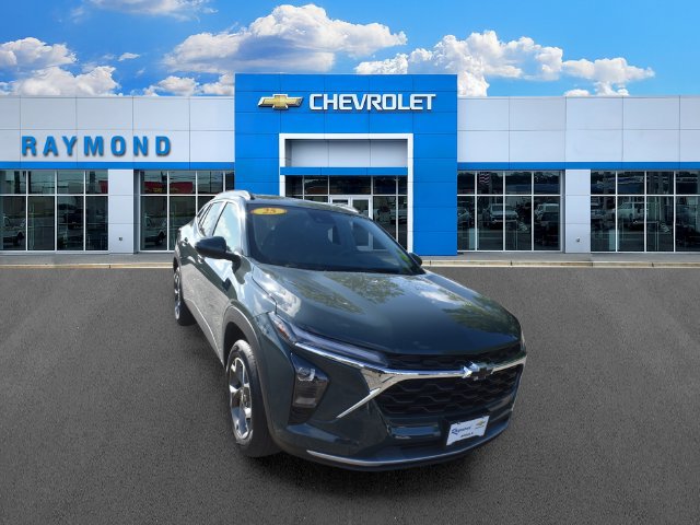 Certified 2025 Chevrolet Trax LT w/ LT Convenience Package FWD image 10