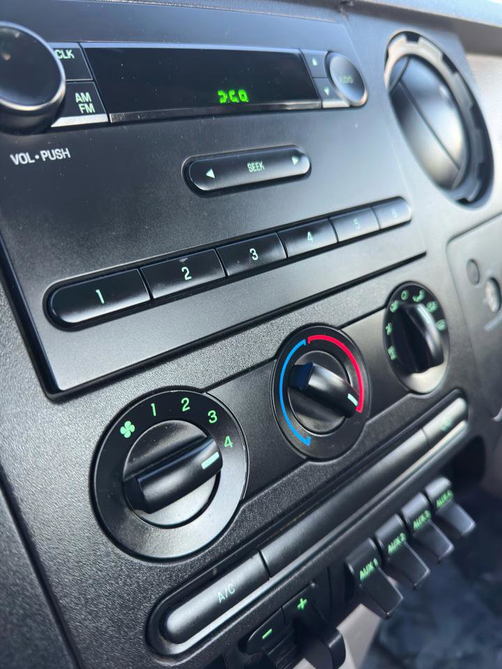 Used 2008 Ford F550 4x4 Regular Cab Super Duty image 26