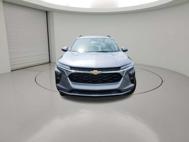 New 2026 Chevrolet Trax LT w/ Driver Confidence Package FWD image 2