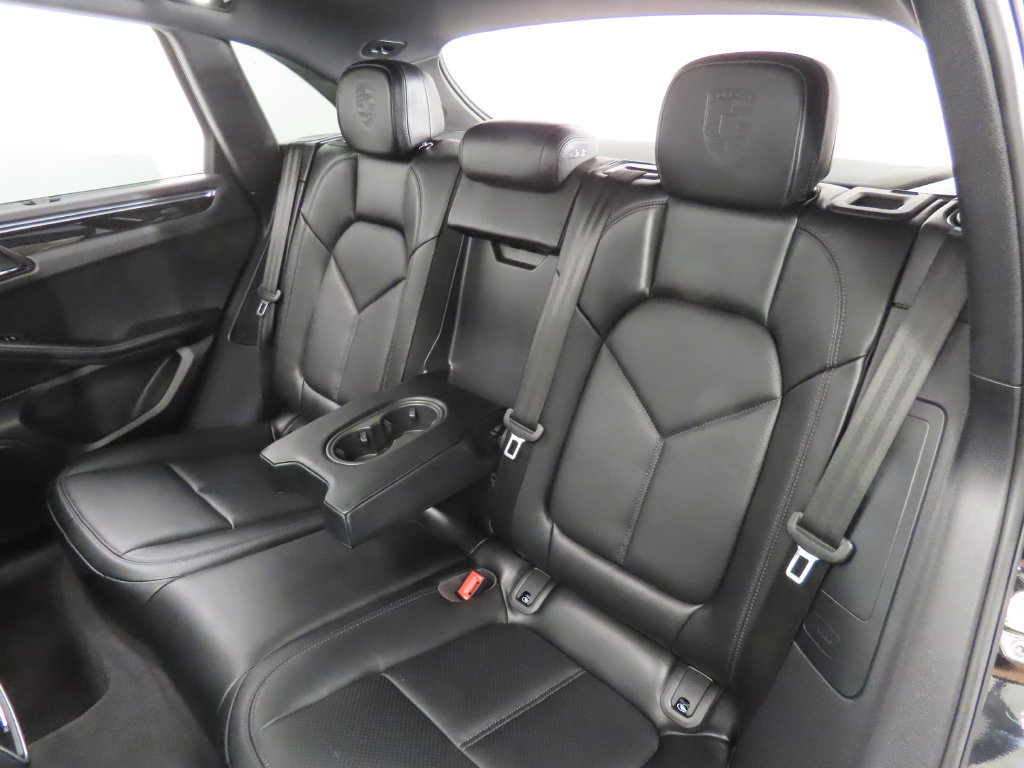 Certified 2026 Porsche Macan AWD/4WD image 44