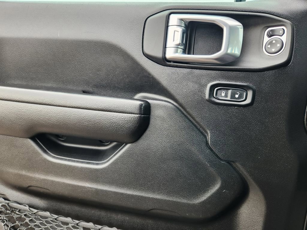 Used 2023 Jeep Gladiator Sport image 7