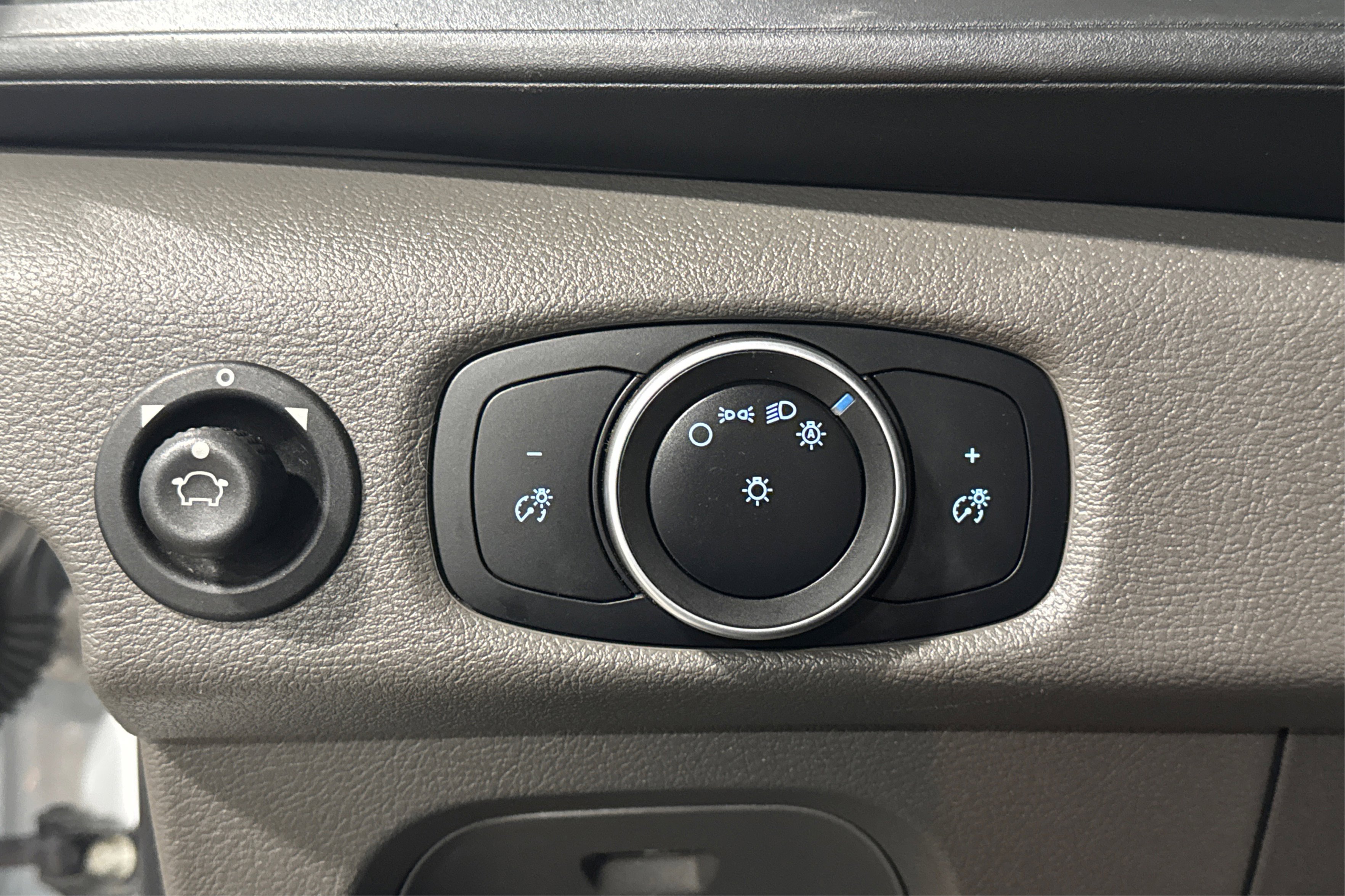 Used 2020 Ford Transit 250 Low Roof image 20