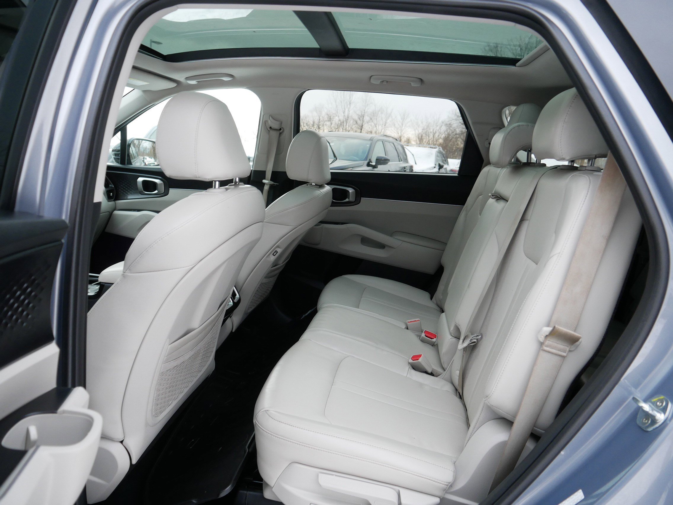 Certified 2022 Kia Sorento S w/ Panoramic Sunroof Package image 36