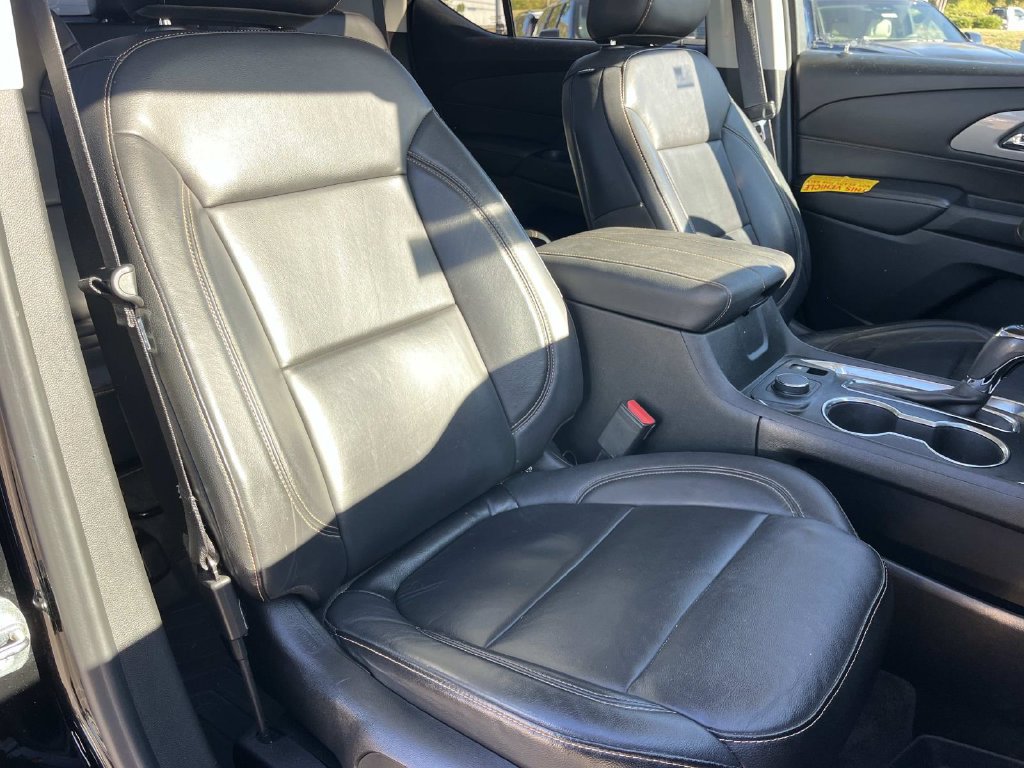 Used 2018 Chevrolet Traverse LT w/ LPO, 'HIT The Road' Package FWD image 31