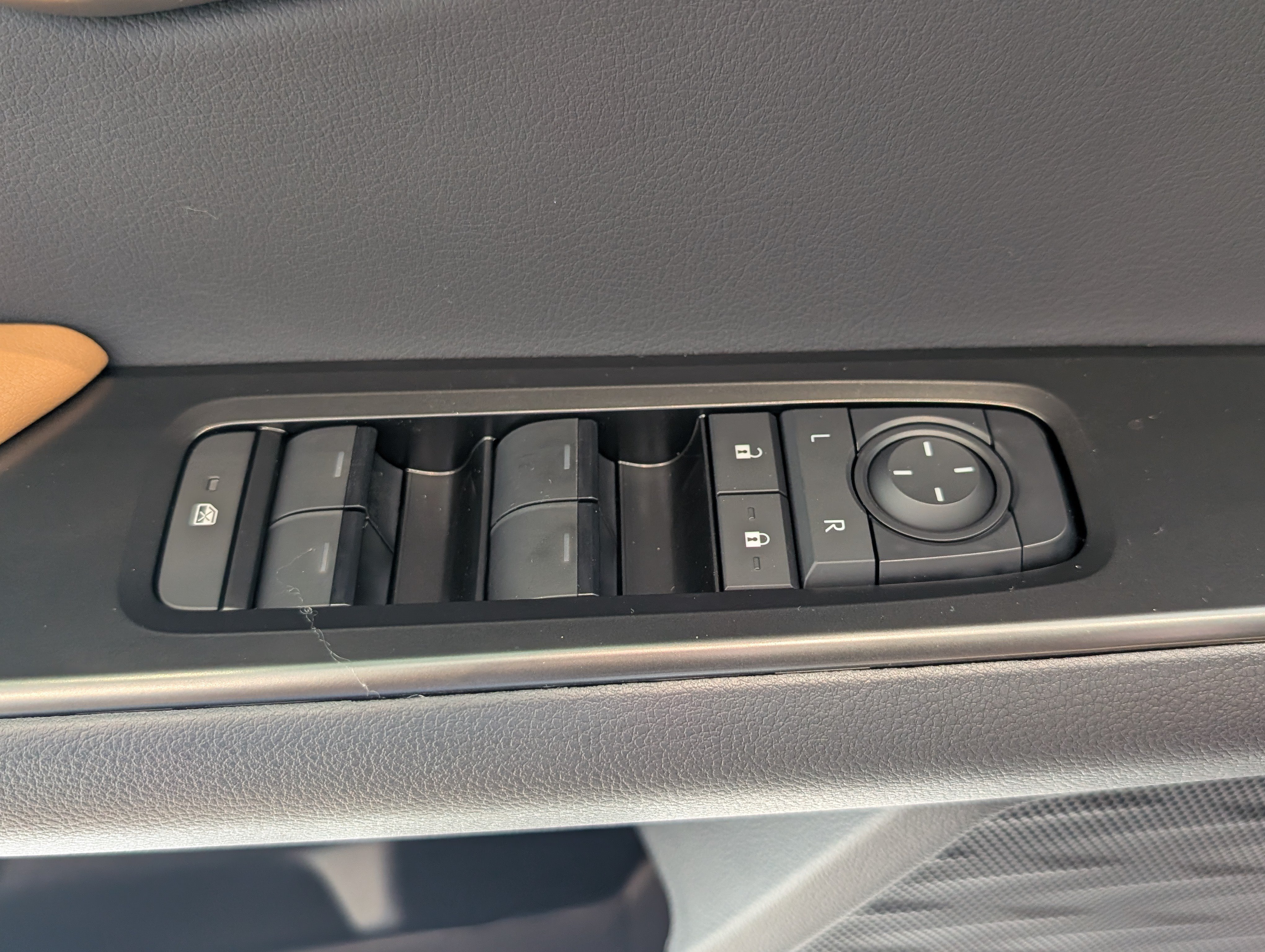New 2026 Lexus UX 300h AWD image 16