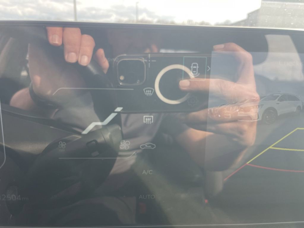 Used 2025 Kia K4 EX image 23