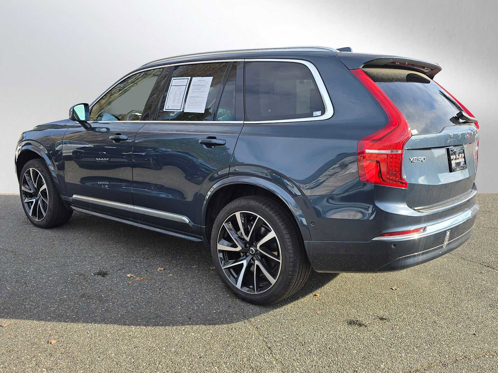 Certified 2023 Volvo XC90 B5 Plus w/ Protection Package Premier AWD/4WD image 5