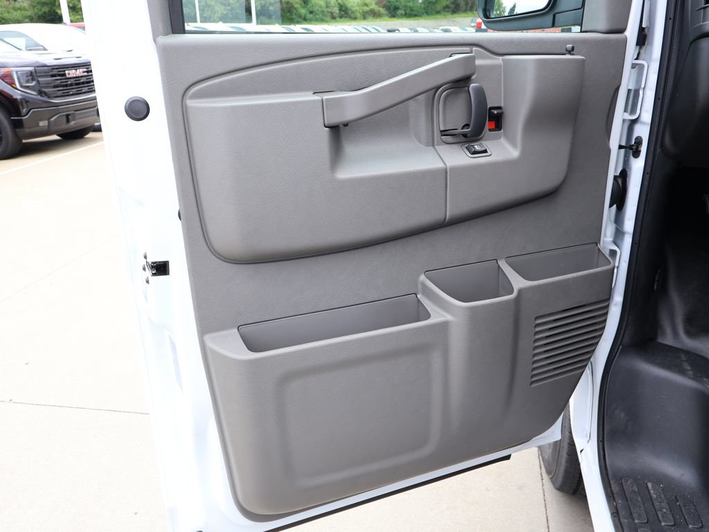 New 2026 GMC Savana 2500 w/ Enhanced Convenience Package RWD image 11
