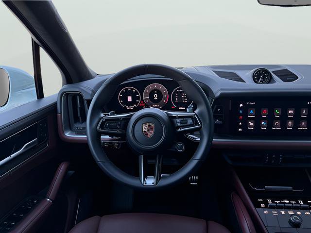 Used 2025 Porsche Cayenne GTS image 9