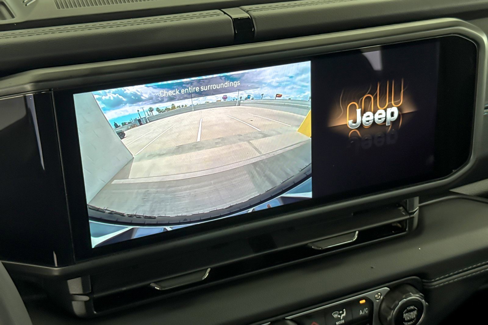Used 2024 Jeep Wrangler High Altitude AWD/4WD image 19