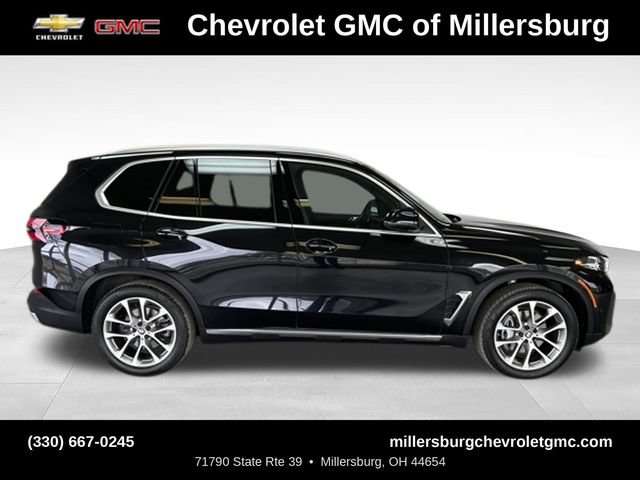 Used 2024 BMW X5 xDrive40i w/ Parking Assistance Package AWD/4WD image 3