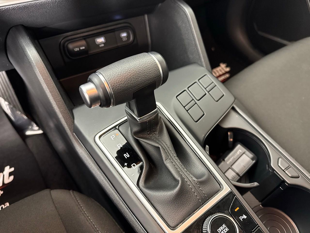 Used 2024 Kia Sportage LX image 18