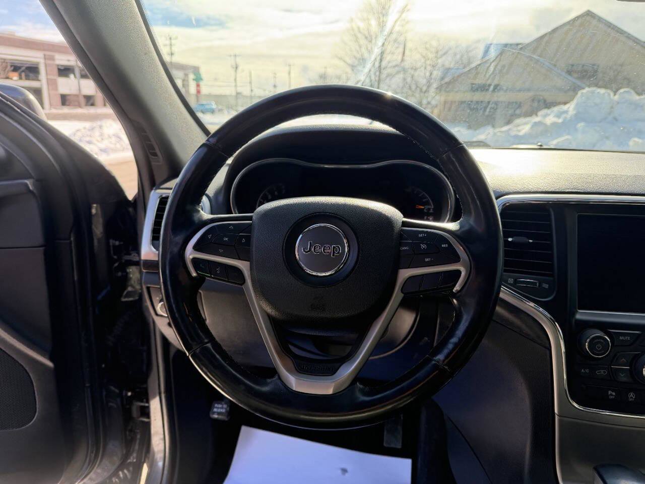 Used 2018 Jeep Grand Cherokee Altitude image 12