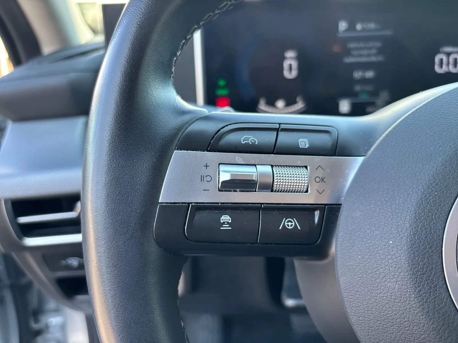 Used 2025 Hyundai Sonata SEL FWD image 17