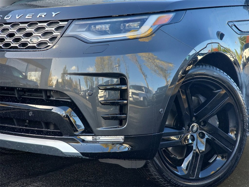 New 2026 Land Rover Discovery Limited Edition image 32