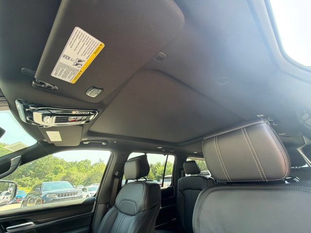 New 2026 Jeep Grand Wagoneer Summit AWD/4WD image 33