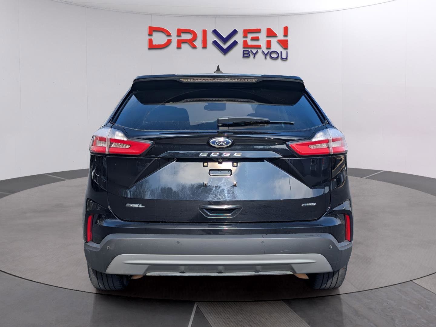 Used 2022 Ford Edge SEL image 4