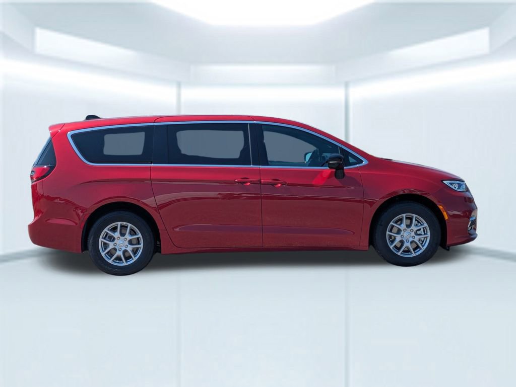 New 2026 Chrysler Pacifica Select image 7