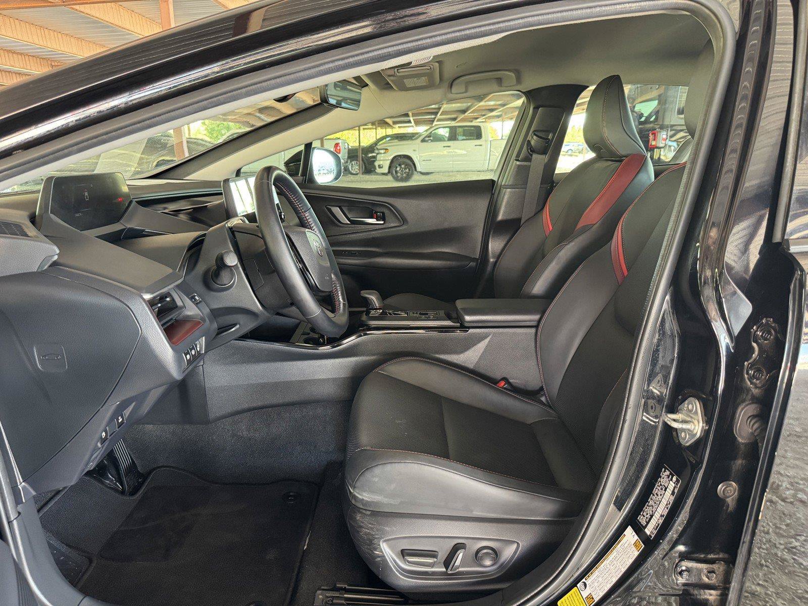 Used 2026 Toyota Prius Plug-In Hybrid FWD image 27