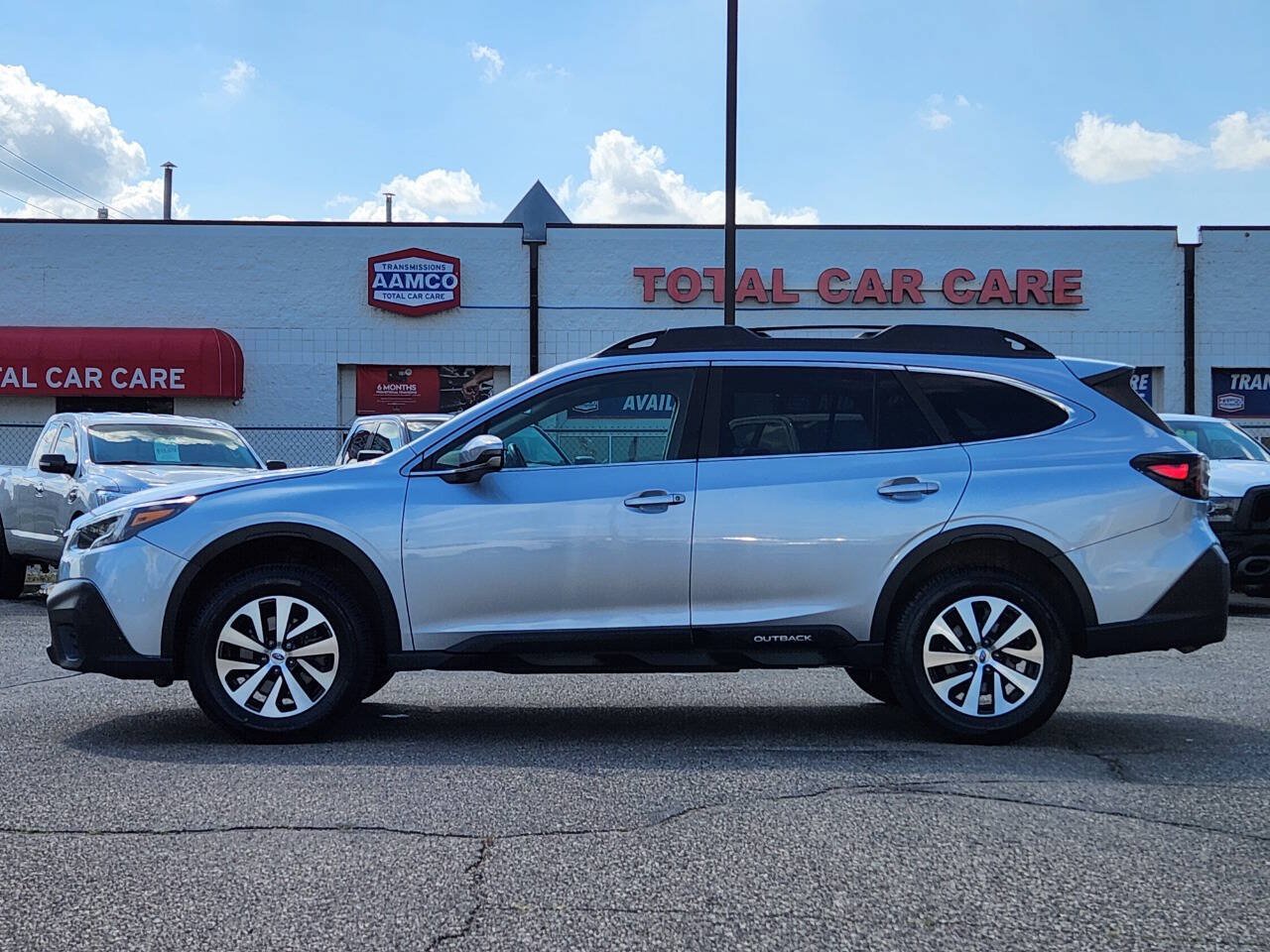 Used 2022 Subaru Outback Premium AWD/4WD image 7
