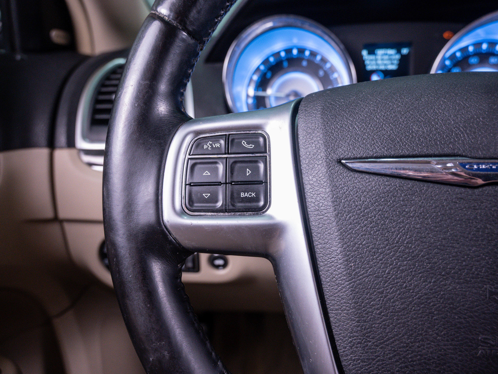 Used 2012 Chrysler 300 Limited RWD image 21