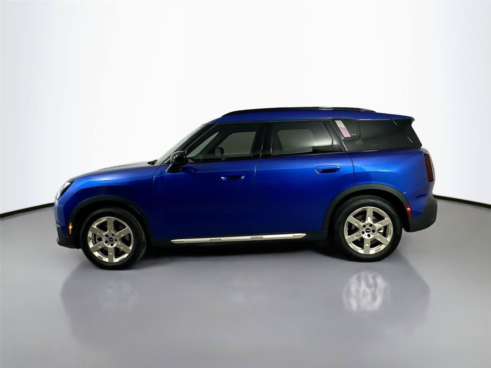 Certified 2025 MINI Cooper Countryman S w/ Comfort Package Max AWD/4WD image 8