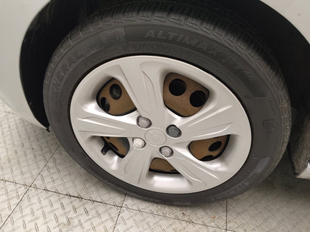 Used 2020 Chevrolet Spark LS image 31