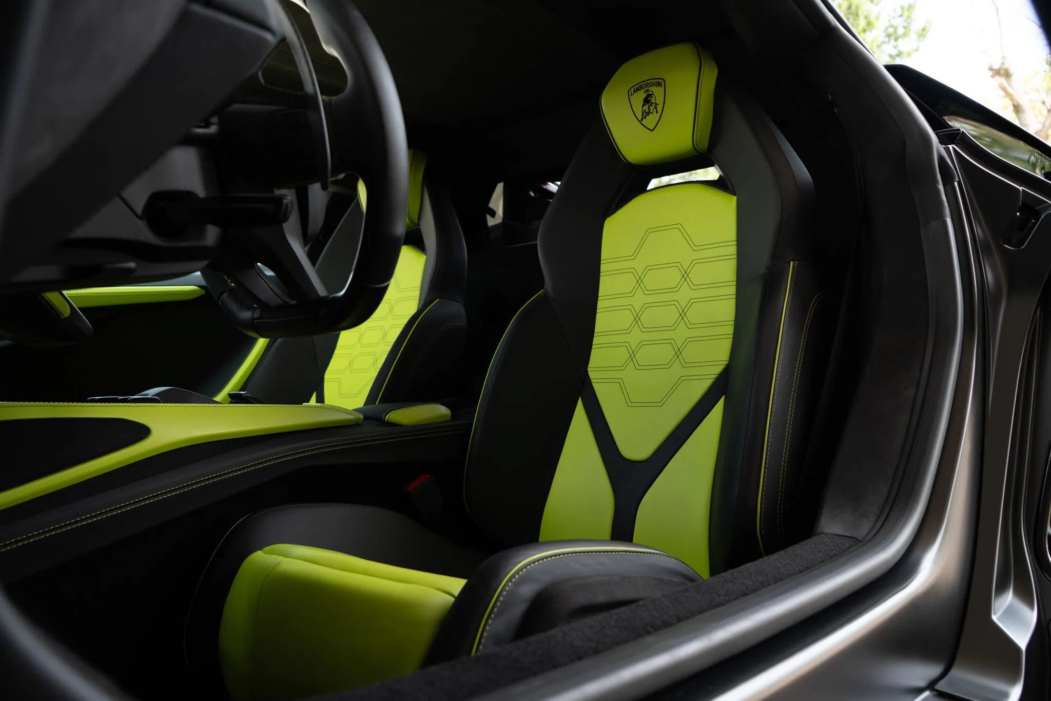 Used 2024 Lamborghini Revuelto AWD/4WD image 15