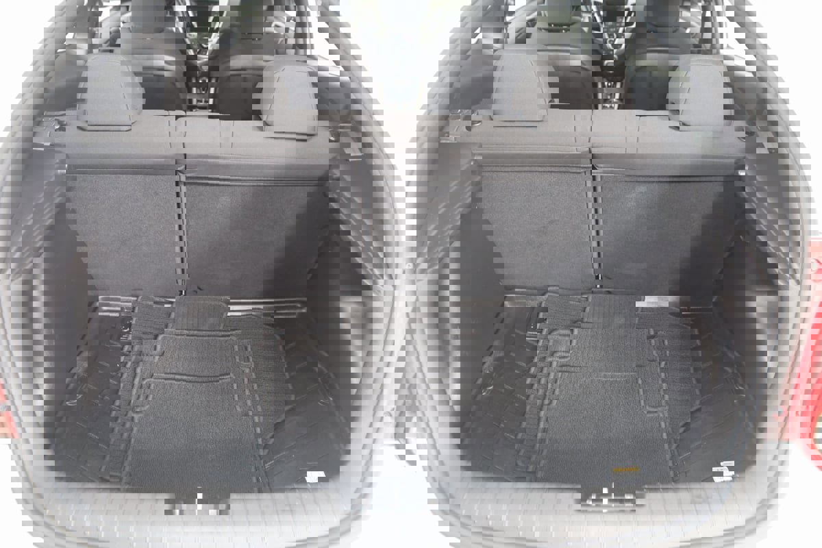 Used 2016 Hyundai Veloster w/ Option Group 02 image 41