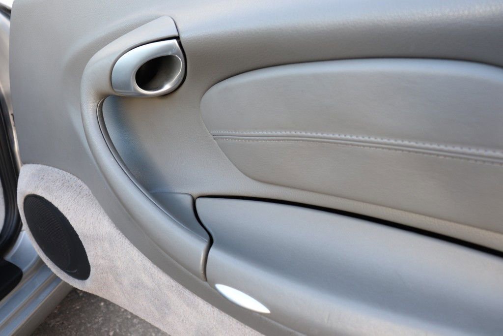 Used 2000 Porsche 911 Cabriolet image 37