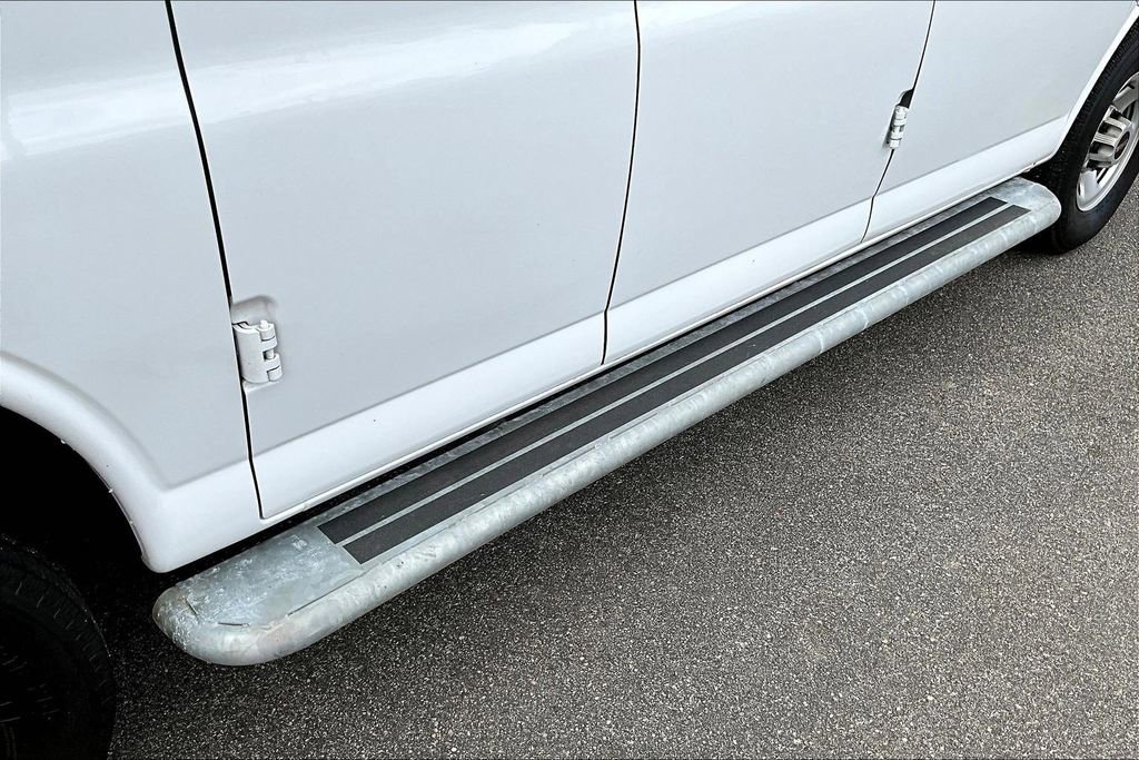 Used 2024 GMC Savana 2500 w/ Driver Convenience Package image 31