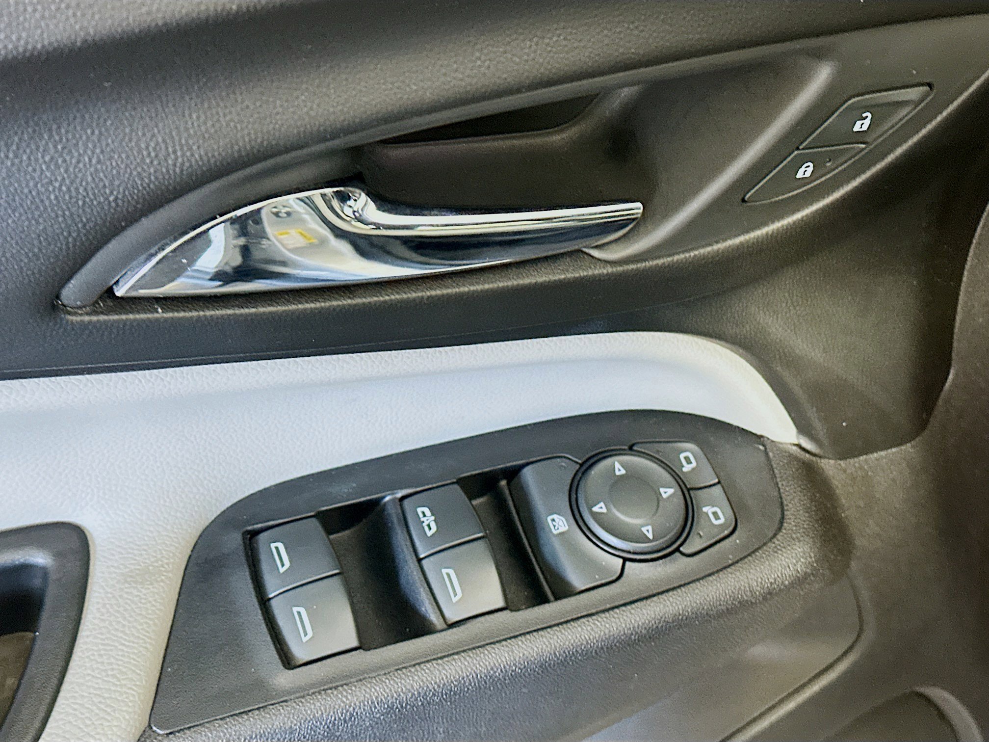 Used 2019 Chevrolet Equinox LT image 15