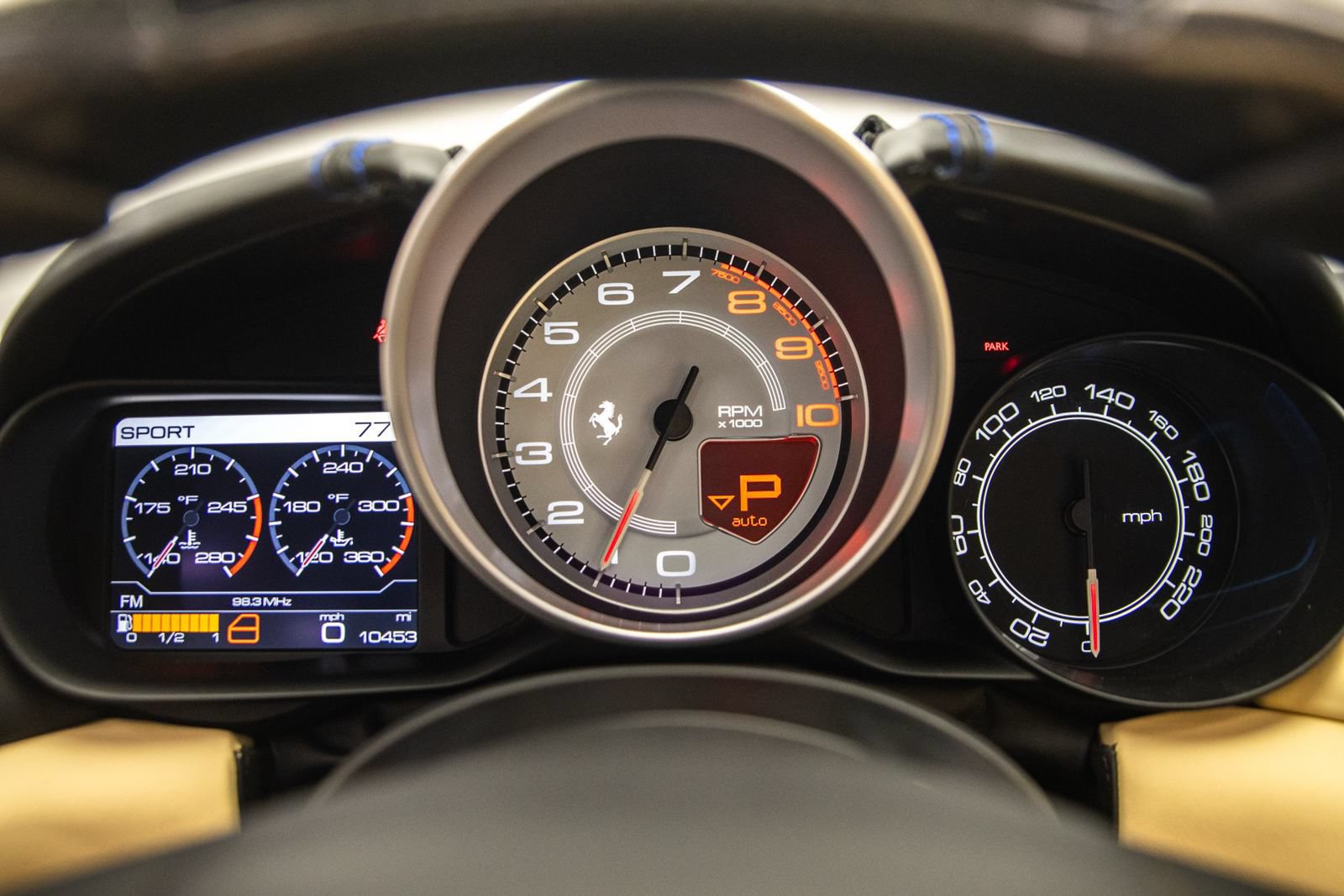 Used 2016 Ferrari California T RWD image 33