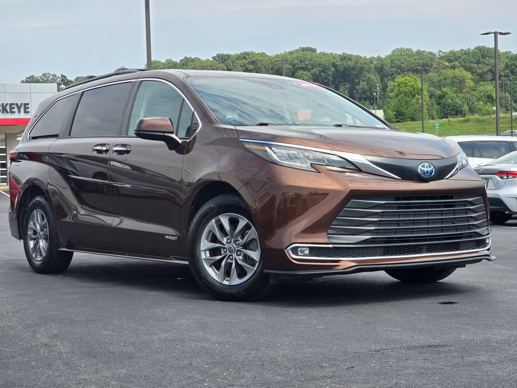 Used 2021 Toyota Sienna XLE
