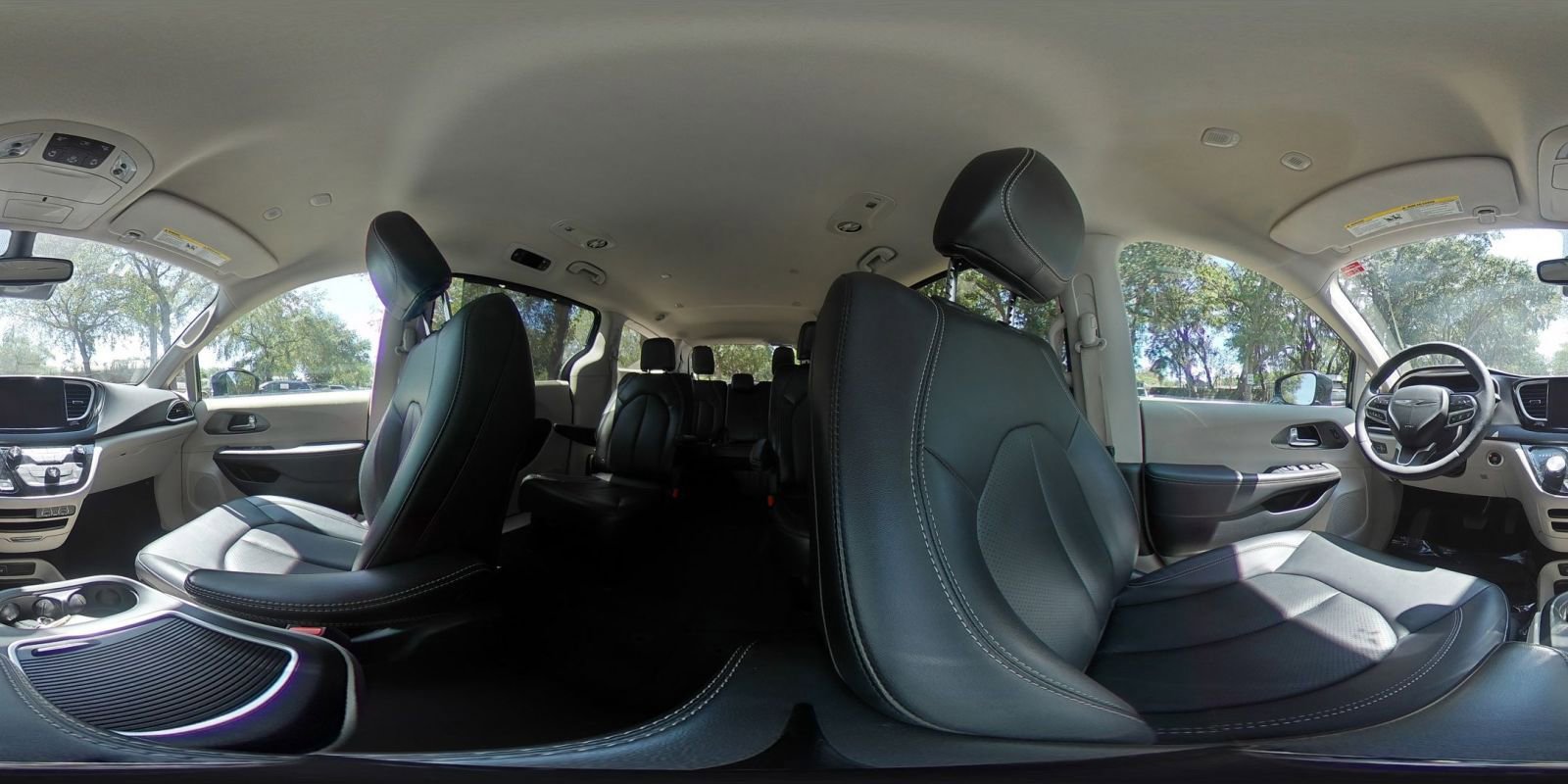 Used 2024 Chrysler Pacifica Touring-L FWD image 45