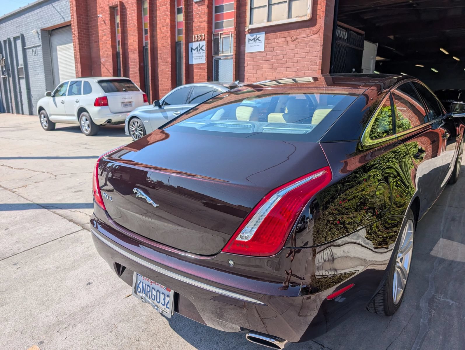 Used 2011 Jaguar XJ L RWD image 7