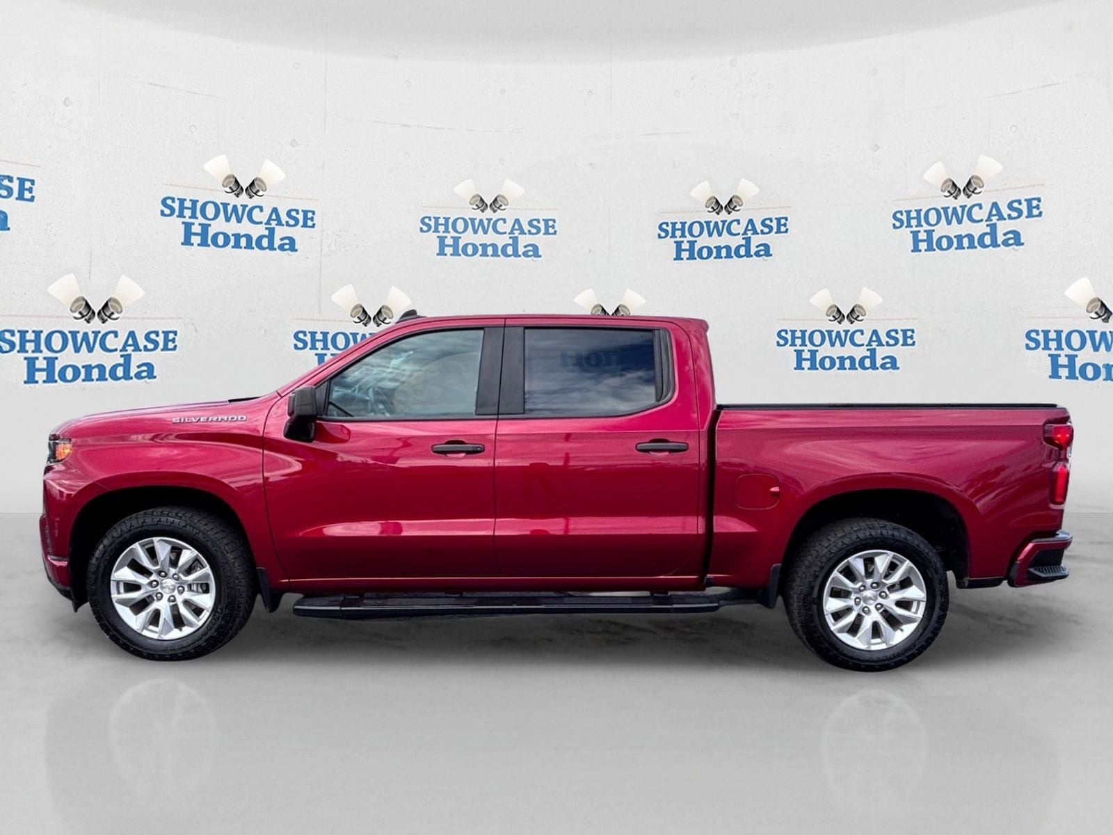 Used 2022 Chevrolet Silverado 1500 Custom w/ Safety Confidence Package RWD image 4