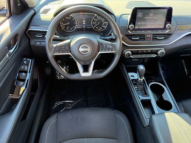 Used 2023 Nissan Altima 2.5 SV image 11