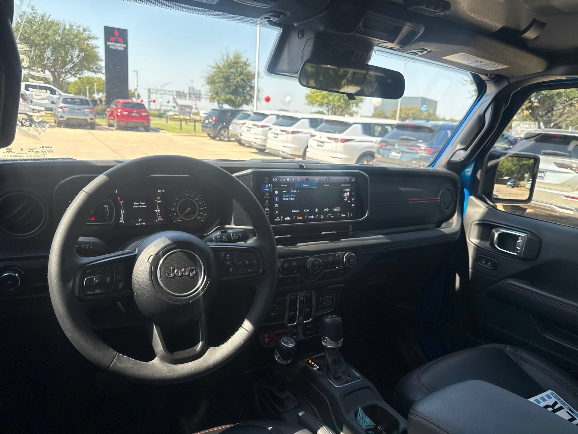Used 2025 Jeep Wrangler Unlimited Rubicon w/ Convenience Group AWD/4WD image 6