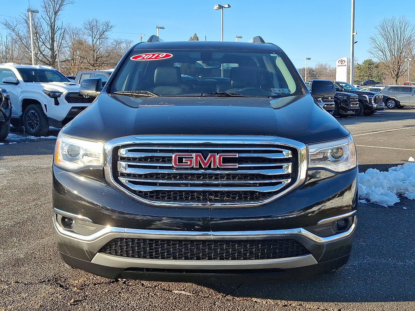 Used 2019 GMC Acadia SLT w/ LPO, Floor Liner Package image 2
