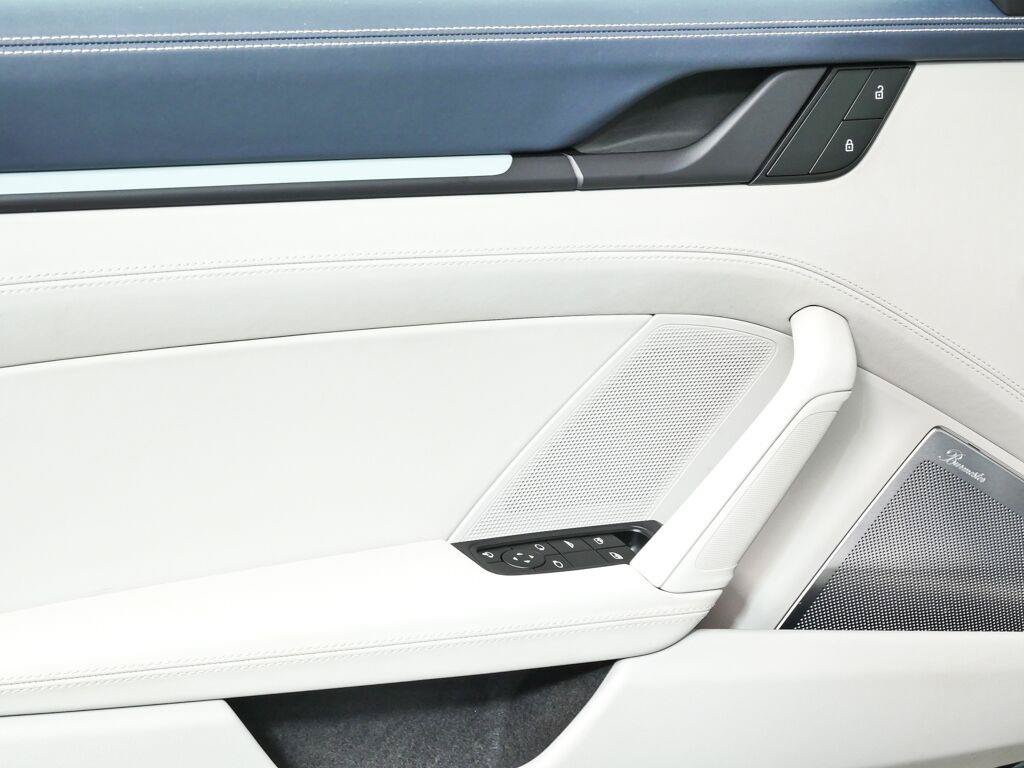 Certified 2025 Porsche 911 Carrera RWD image 6