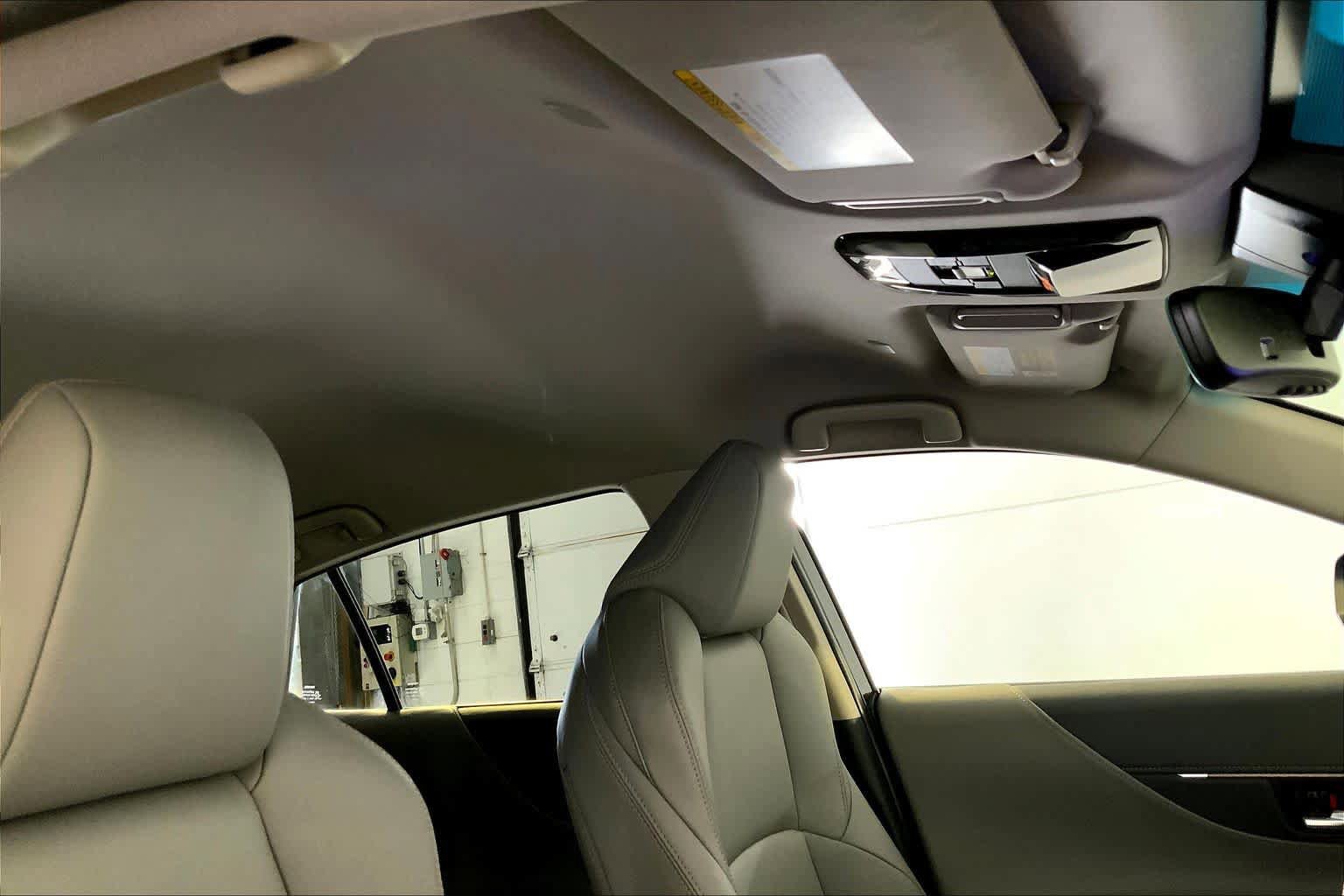 Used 2023 Toyota Venza XLE image 14