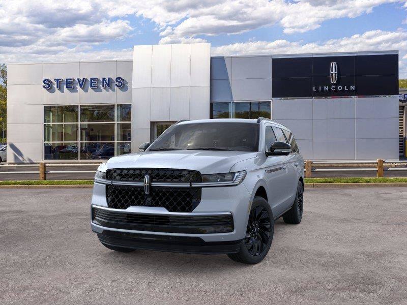 New 2026 Lincoln Navigator Reserve w/ Jet Appearance Package AWD/4WD image 3