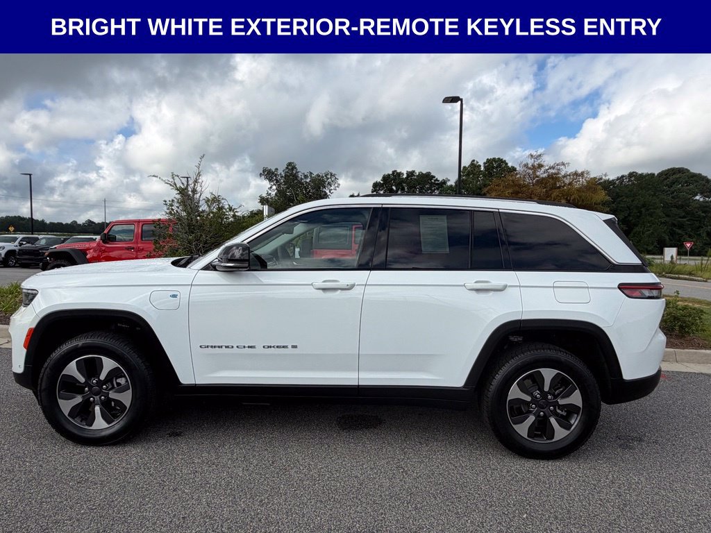 Used 2022 Jeep Grand Cherokee Limited 4xe w/ Luxury Tech Group II AWD/4WD image 8