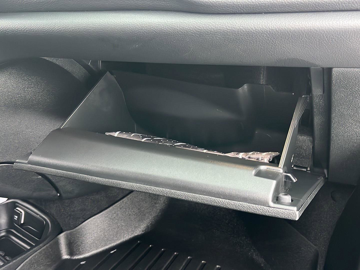 Used 2024 Chrysler Pacifica Limited image 36