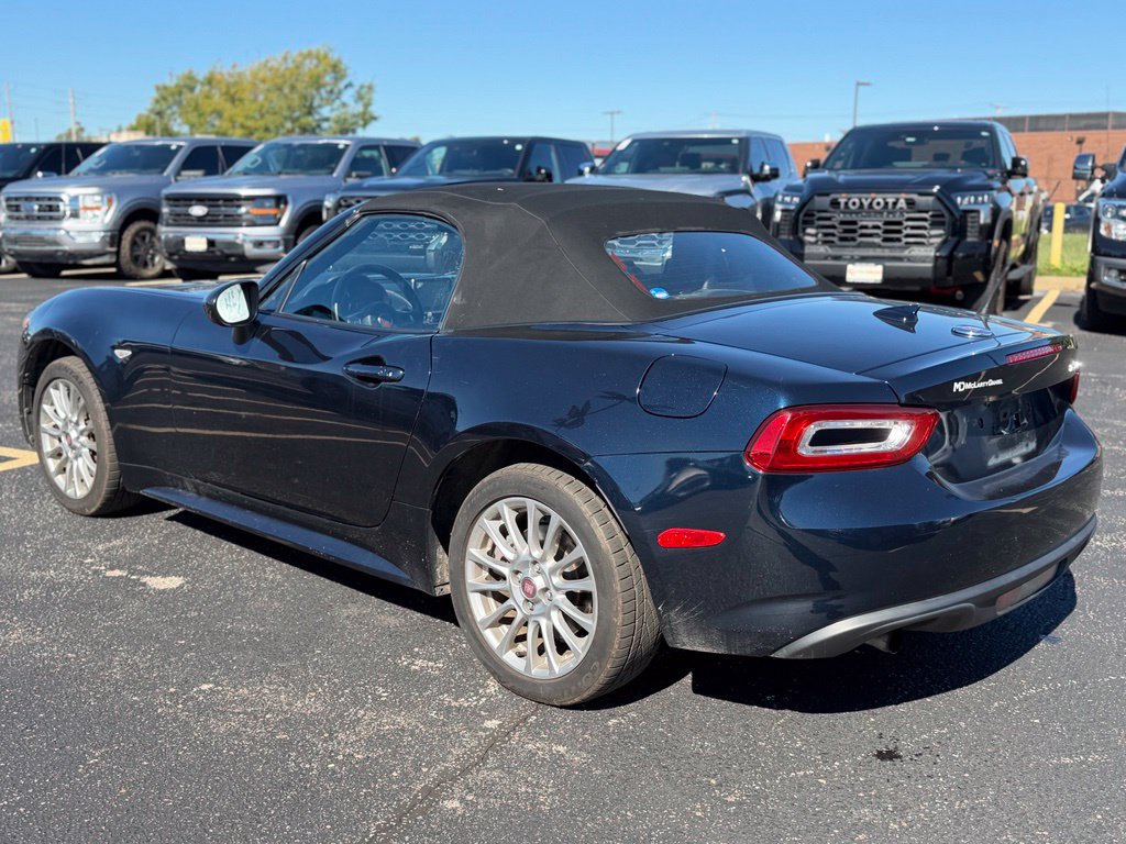 Used 2018 FIAT 124 Spider Classica w/ Technology & Siriusxm Group RWD image 5