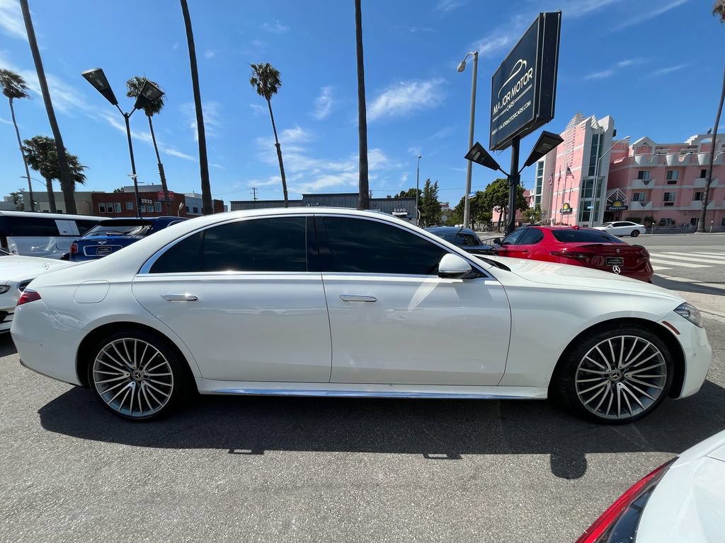 Used 2022 Mercedes-Benz S 500 4MATIC w/ AMG Line Package image 5