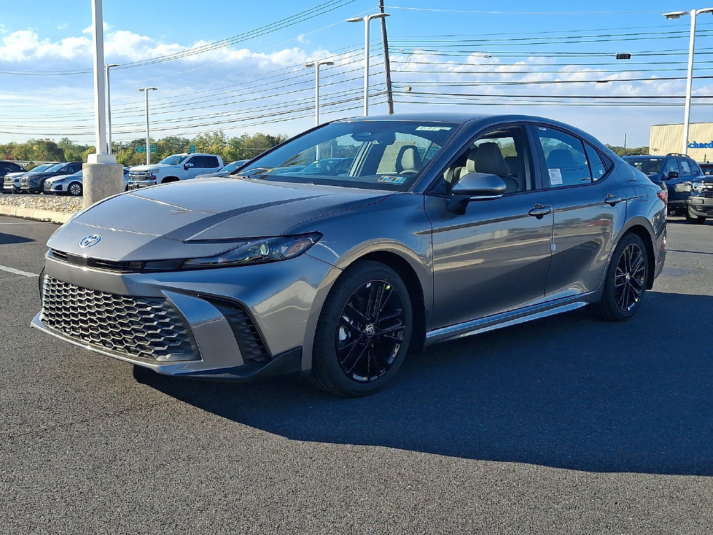 New 2026 Toyota Camry SE w/ Convenience Package FWD image 3